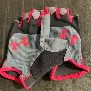 Women’s under armor weight lifting gloves